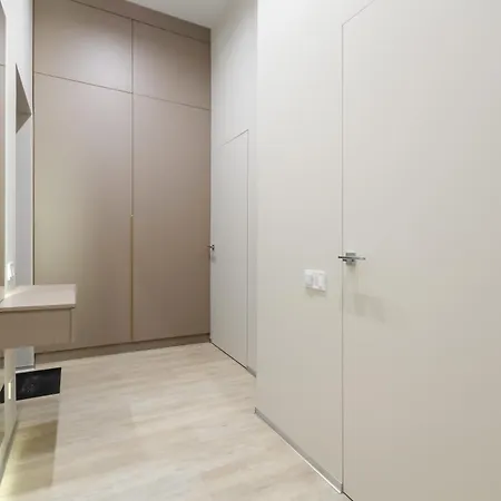 Petrovdom Luxury 11-240 With Jacuzzi In Rc Pechersk Plaza *