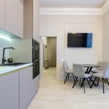 Petrovdom Luxury 11-240 With Jacuzzi In Rc Pechersk Plaza Apartment *