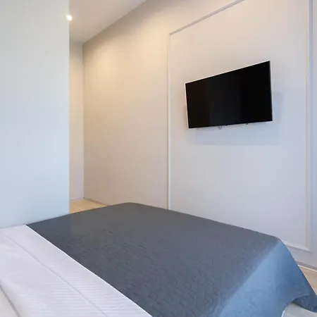 Petrovdom Luxury 11-240 With Jacuzzi In Rc Pechersk Plaza