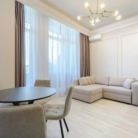 Petrovdom Luxury 11-240 With Jacuzzi In Rc Pechersk Plaza Apartment