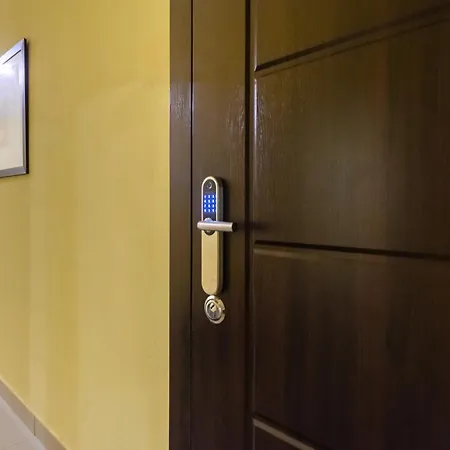 Petrovdom Luxury 11-240 With Jacuzzi In Rc Pechersk Plaza Apartment