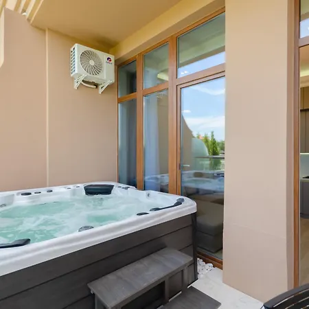 Apartment Petrovdom Luxury 11-240 With Jacuzzi In Rc Pechersk Plaza Kiew