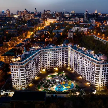 Petrovdom Luxury 11-240 With Jacuzzi In Rc Pechersk Plaza Kiew