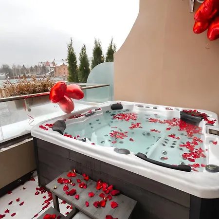 Petrovdom Luxury 11-240 With Jacuzzi In Rc Pechersk Plaza Apartment Kiew